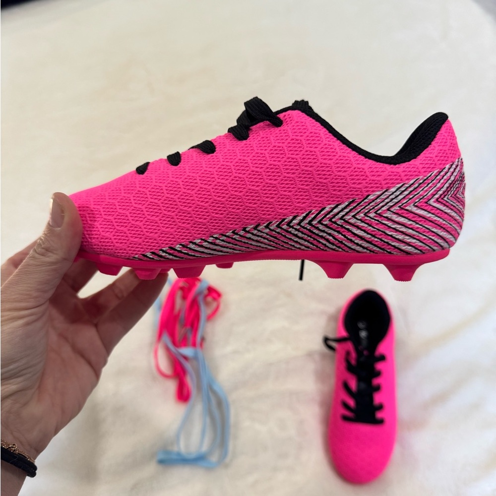 Girls youth soccer cleats size 1.5 never worn